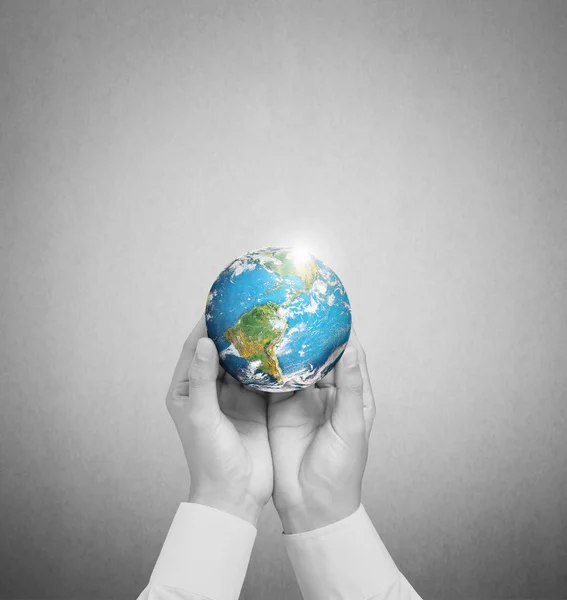 Hand met globe elementen van dit beeld ingericht door Nasa — Stockfoto