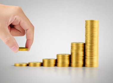 MEB için para koyarak el eller