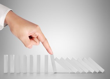 El durağı dominoları devrildi.