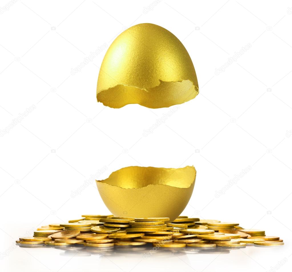 golden  easter egg isolated