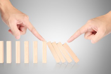 Dur Domino sürekli devrildi