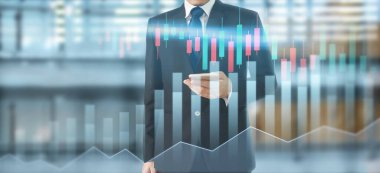 Akıllı telefon elinde ve grafik büyümesi planlıyor ve işinde grafik pozitif göstergeleri artırıyor