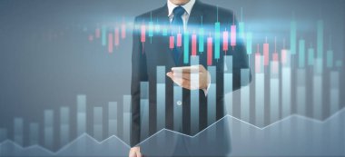 Akıllı telefon elinde ve grafik büyümesi planlıyor ve işinde grafik pozitif göstergeleri artırıyor