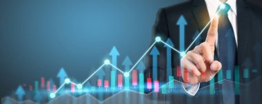 İşadamı, işinde grafik büyümesi ve grafik artışı için olumlu göstergeler planlıyor
