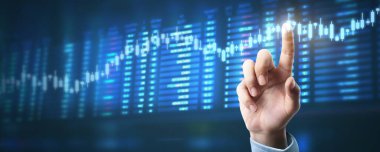 İşadamı, işinde grafik büyümesi ve grafik artışı için olumlu göstergeler planlıyor