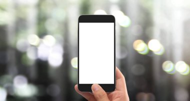 El ele tutuşan akıllı telefon aygıtı ve ekrana dokunma