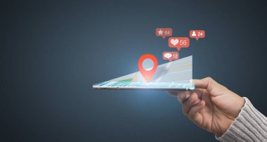 Eline Smartphone yerleştirilmiş tepsi ağ bağlantısı arayüzü gibi