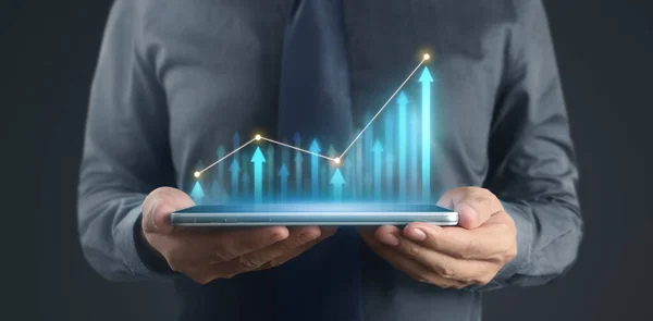 Affärsman Plan Graftillväxt Och Ökning Diagram Positiva Indikatorer Sin Verksamhet — Stockfoto