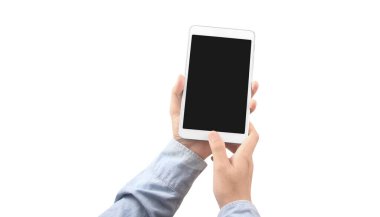 Tableti tutan eller izole ekran ile bilgisayar aygıtına dokunur