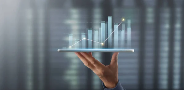 Üzletember Terv Grafikon Növekedés Növekedése Chart Pozitív Mutatók Üzleti Tabletta — Stock Fotó