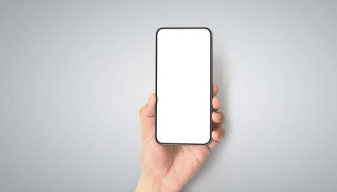 El ele tutuşan akıllı telefon aygıtı ve ekrana dokunma