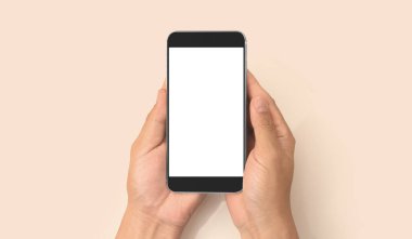 El ele tutuşan akıllı telefon aygıtı ve ekrana dokunma
