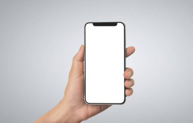 El ele tutuşan akıllı telefon aygıtı ve ekrana dokunma