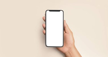 El ele tutuşan akıllı telefon aygıtı ve ekrana dokunma