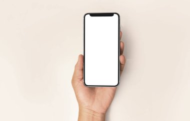 El ele tutuşan akıllı telefon aygıtı ve ekrana dokunma
