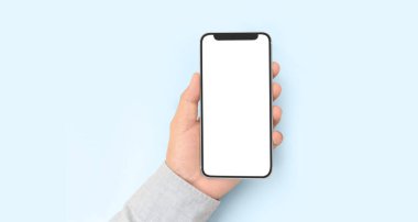 El ele tutuşan akıllı telefon aygıtı ve ekrana dokunma