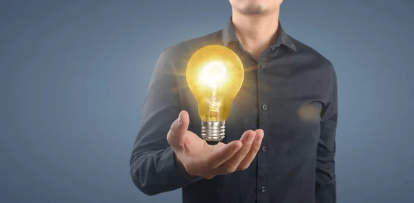 Рука Подсветкой Лампочки Идея Инновационная Концепция Вдохновения — стоковое фото