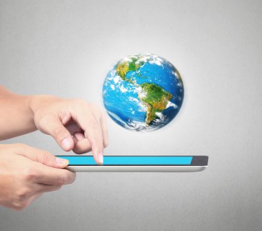 Tablet bilgisayar, holding adam bu görüntü bazı bileşenleri p vardır