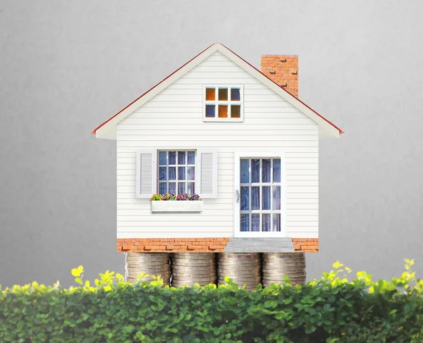 Money house from the coins — Stock Photo, Image