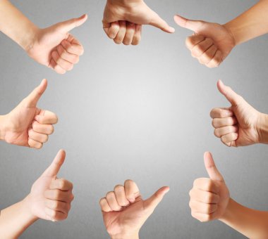 El başparmak gösterilen