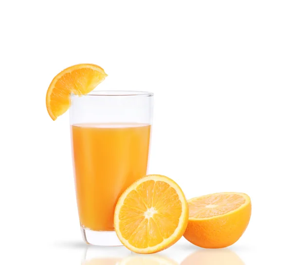 Portakal suyu beyaza izole edilmiş. — Stok fotoğraf