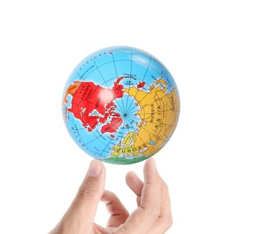 Küre tutan insan el görüntü unsurları Nasa tarafından döşenmiş.