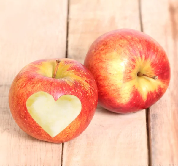 Herzform Liebe Apfel — Stockfoto