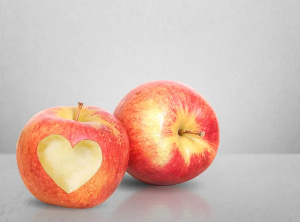 Herzform Liebe Apfel — Stockfoto