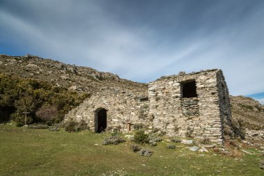Glaciere buz depolama Kuzey Corsica tepelerinde