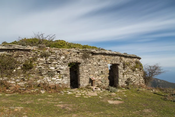 Stockage glaciaire dans les collines du nord de la Corse — Photo