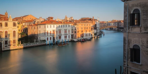 Ponte dell 'Accademia e Grande Canal em Veneza — Fotografia de Stock