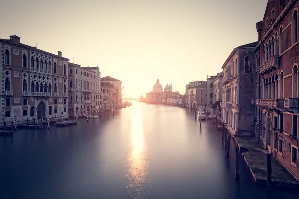 Nascer do sol no Grande Canal em Veneza — Fotografia de Stock