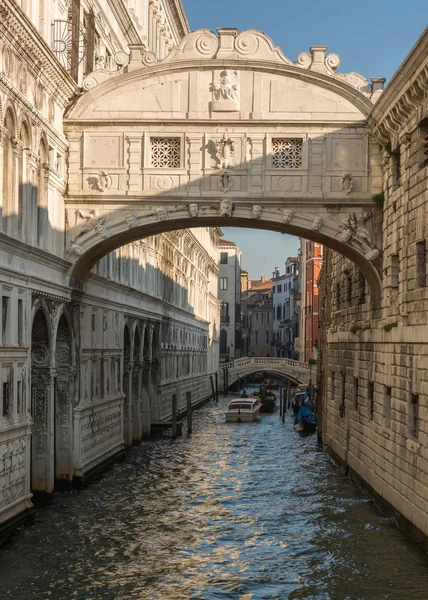 베네치아의 돔 다리 — 스톡 사진