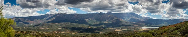Vista panoramica sulla valle del Regino nella regione della Balagna in Corsica — Foto Stock