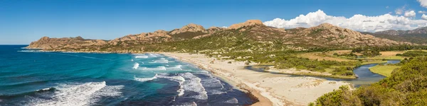 Panorámica de la playa de Ostriconi y Desert des Agriates en Córcega — Foto de Stock
