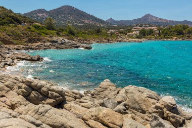 Corsica'deki / daki Ile Rousse yakınındaki Akuamarin Mediterranean