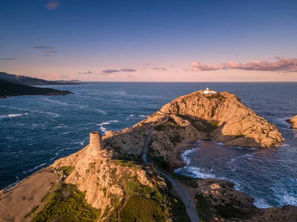 Sabahın Erken Saatlerinde Deniz Fenerindeki Güneş Manzarası Korsika Nın Balagne — Stok fotoğraf