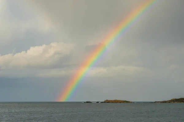 コルシカ島のルミオ近くにあるプンタ カルダヌ Punta Caldanu 地中海の島々やカラフルな虹を眺めることができます — ストック写真