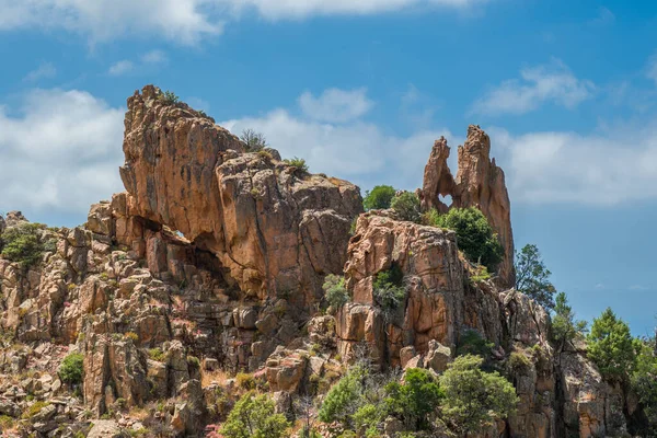 Dramatiska Klippformationer Med Ett Hjärtformat Hål Vid Calanques Piana Korsikas — Stockfoto