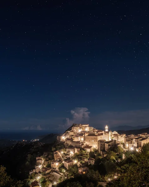 Stelle Sopra Villaggio Illuminato Montagna Speloncato Nella Regione Della Balagna — Foto Stock