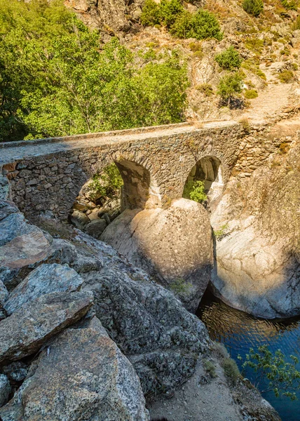 Ponte Di l'Accia ponte vicino a Corscia in Corsica — Foto Stock