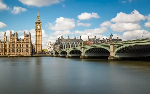 Big Ben, na Temži a Westminster Bridge — Stock fotografie
