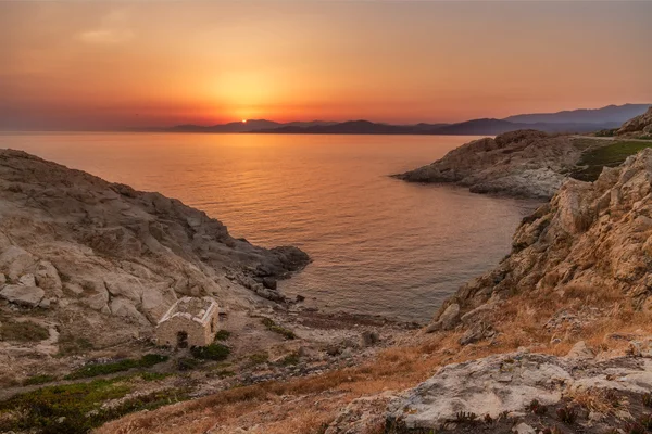 Wschód słońca na Ile Rousse na Korsyce — Zdjęcie stockowe