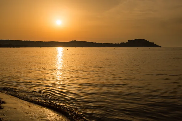 Pôr do sol sobre Calvi na região de Balagne da Córsega — Fotografia de Stock