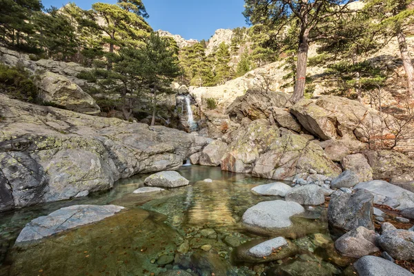 Cascade des Anglais vízesés közelében Vizzavona Korzikán — Stock Fotó