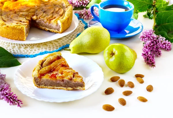 Tarta con peras y almendras — Foto de Stock