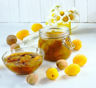 reçel kayısı ve ceviz ile