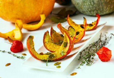 Fırında kabak dilimleri