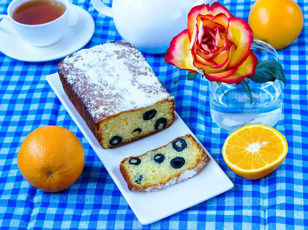 Cake with olives — Stock Photo, Image