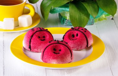 uğur böceği pasta